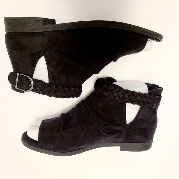 Soda Women's Brinley Braided Buckle Slouchy Peep Toe Bootie - Picture 5 of 8